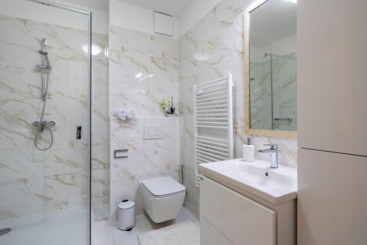 Homey Apartment With Ac And Balcony Budapest Ngoại thất bức ảnh