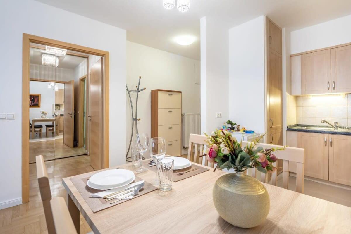 Homey Apartment With Ac And Balcony Budapest Ngoại thất bức ảnh