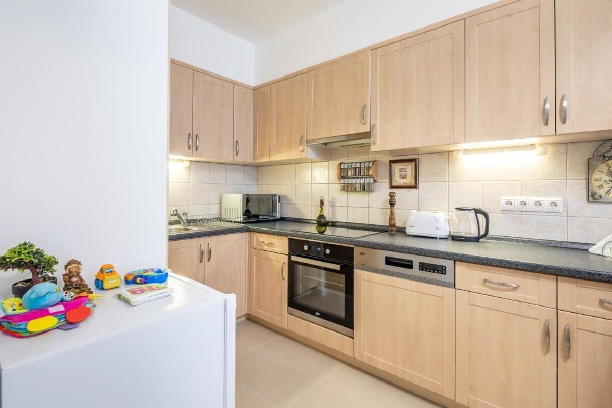 Homey Apartment With Ac And Balcony Budapest Ngoại thất bức ảnh