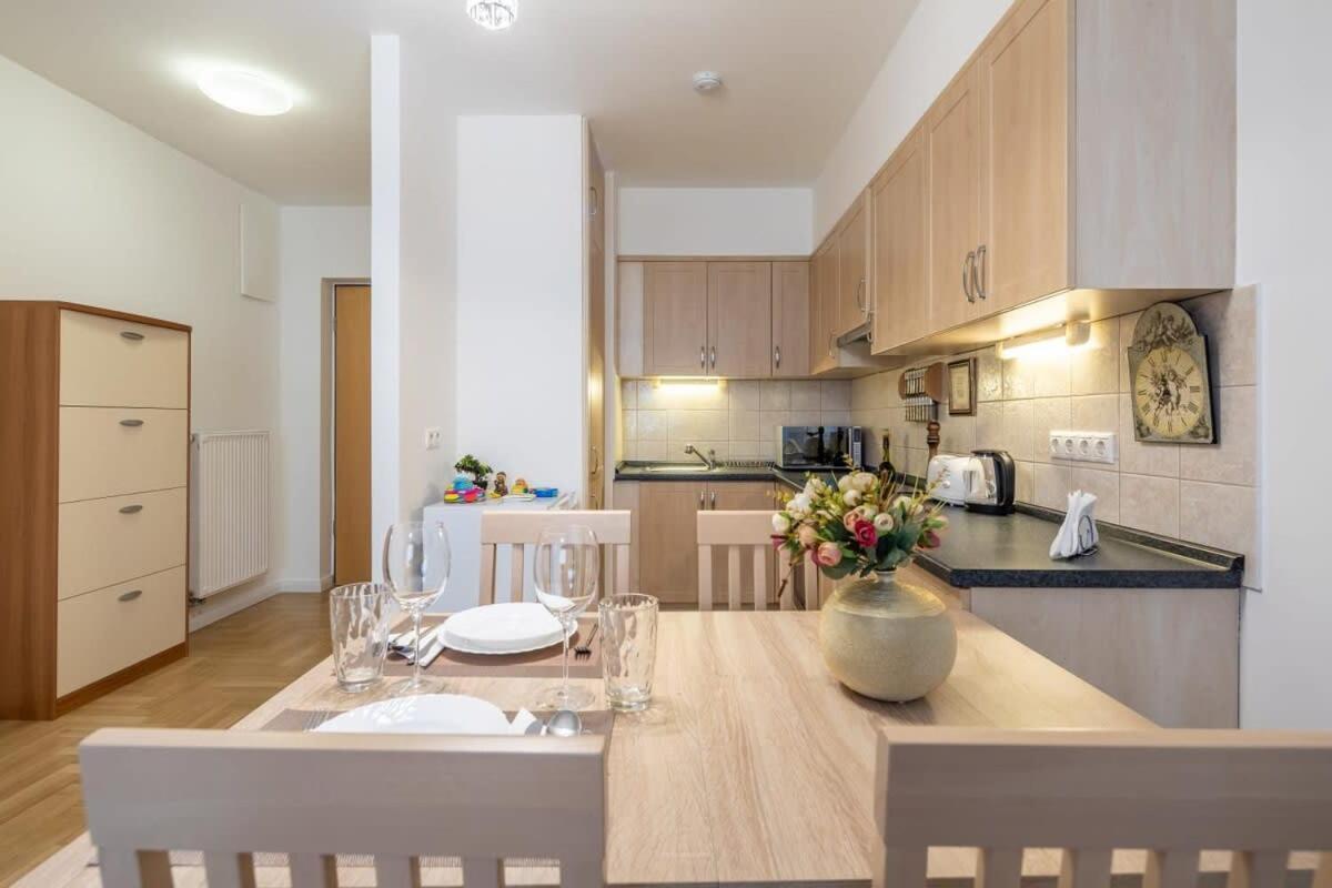Homey Apartment With Ac And Balcony Budapest Ngoại thất bức ảnh