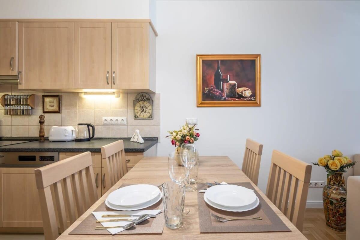 Homey Apartment With Ac And Balcony Budapest Ngoại thất bức ảnh