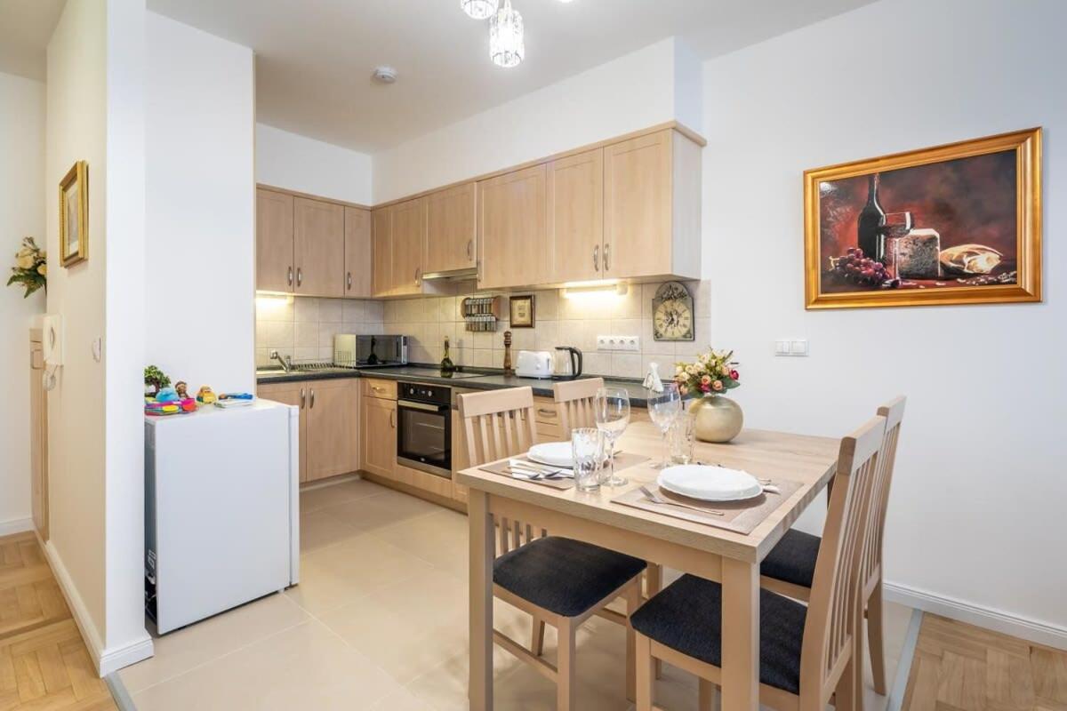 Homey Apartment With Ac And Balcony Budapest Ngoại thất bức ảnh